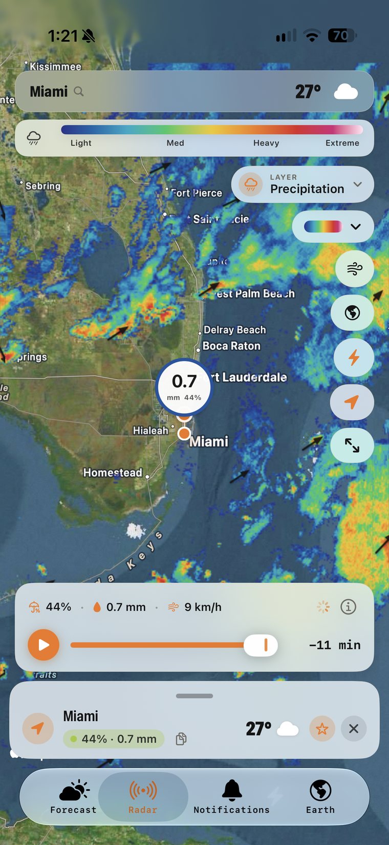 Magic Weather Radar tab over Miami with rain intensity, a replay slider and 0.7 mm of rain due